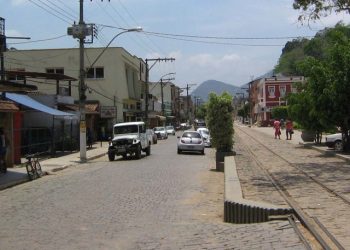 [Muqui] Menina morre ao perder o controle da bicicleta e bater em muro