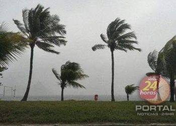Frente fria avança pelo litoral e traz chuva moderada para o ES