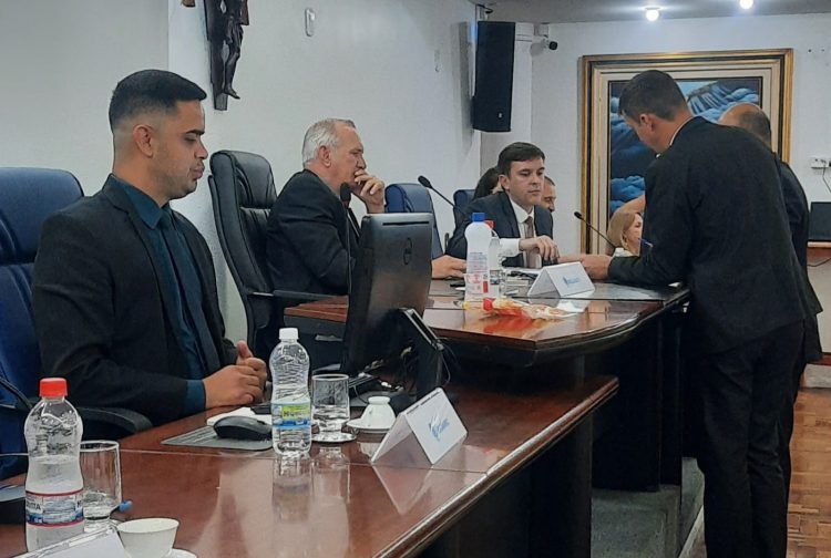 Brás Zagotto é reeleito para presidência da Câmara de Cachoeiro. Venceu por 17 X 1