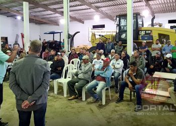 [Marataízes] SEMAG apresenta alternativas no controle da seca para os pecuaristas do município