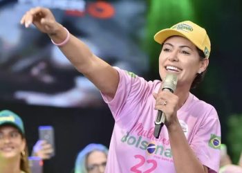 Michele Bolsonaro chega nessa sexta-feira (21) ao Espírito Santo. Vem com Damares