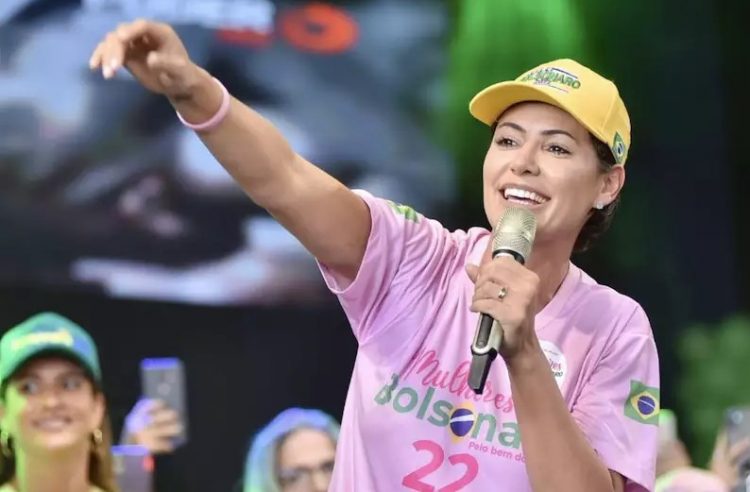 Michele Bolsonaro chega nessa sexta-feira (21) ao Espírito Santo. Vem com Damares