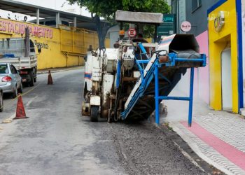[Cachoeiro] Rua Costa Pereira começa a ser preparada para receber asfalto novo