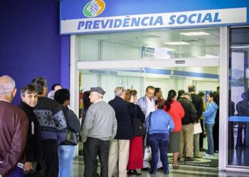 STF vota com aposentados e aprova revisão da vida toda pelo INSS
