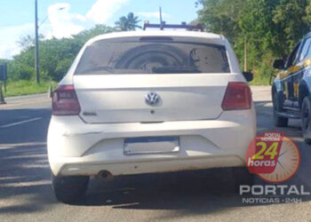 PRF apreende veículo em Itapemirim-ES
