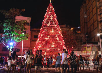 [Show de luzes] Decoração de Natal na Praça de Fátima será inaugurada neste sábado (10), em Cachoeiro-ES
