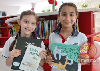 Meninas organizam campanha e arrecadam mais de 530 livros