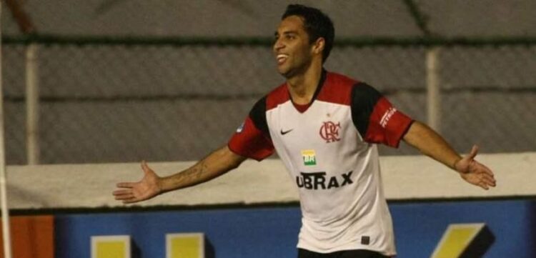 [Ibson] Com presença de ídolo do Flamengo, Arena Esportiva de Itaoca tem torneios de futevôlei até domingo