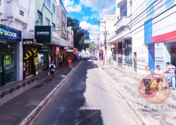 [Bloqueio da Via] Rua Capitão Deslandes fechada no domingo (8) para desobstrução de bueiros, em Cachoeiro-ES