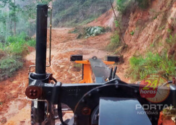 Estrada que liga Afonso Cláudio a Brejetuba é interditada por queda de barreiras