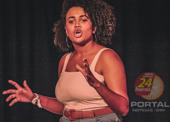 [POESIA FALADA] Via Slam movimenta cidade de Viana-ES com batalha