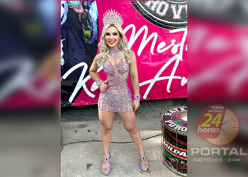 Rainha de bateria da Andaraí enfrentou perrengue para trazer parte da fantasia do Peru