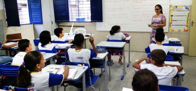 Professor da Rede Municipal terá salário acima de R$ 13 mil, em Teresina (PI)