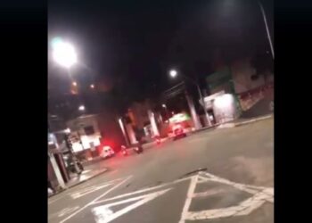 [Cachoeiro] Malandro tenta fugir de blitz, entra num beco sem saída e vai preso. Dançou com maconha e cocaína