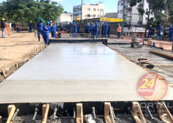 [Macrodrenagem] Acesso à Linha Vermelha, no Centro, recebe nova pavimentação, em Cachoeiro-ES