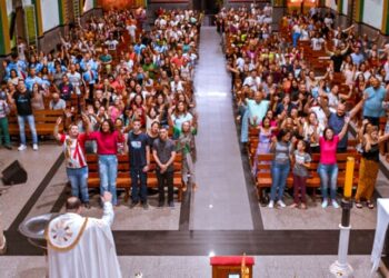 Centenas de jovens professam a fé em Castelo