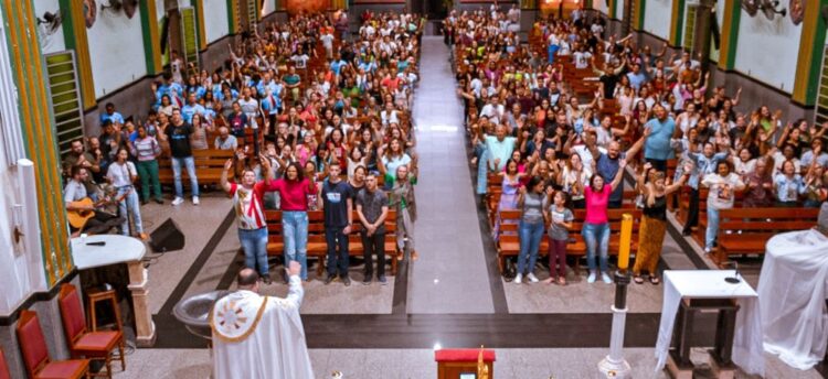 Centenas de jovens professam a fé em Castelo