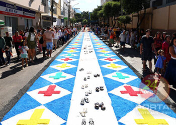 Tapetes de Castelo-ES atraem cerca de 100 mil visitantes