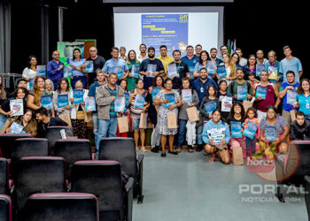 Samarco entrega Censo Socioeconômico da Pesca a associações do Espírito Santo 