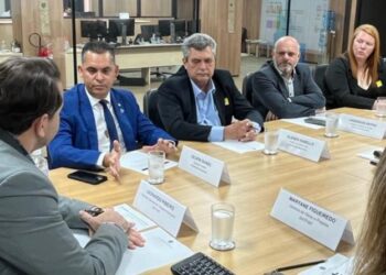 Comitiva de Vargem Alta foi a Brasília cobrar cessão de trechos da linha férrea da Leopoldina