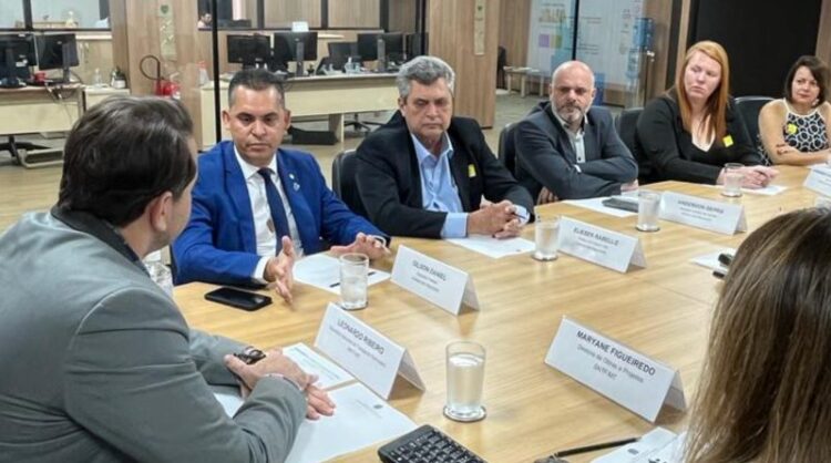 Comitiva de Vargem Alta foi a Brasília cobrar cessão de trechos da linha férrea da Leopoldina