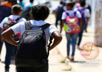 Projeto prevê inspeção em mochilas de alunos