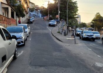 [Cachoeiro] Vagas do rotativo na rua Reinaldo Machado com suspensão temporária
