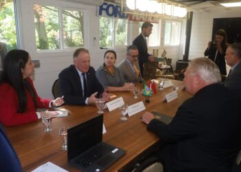 Governador se reúne com premiê de Ontário, no Canadá