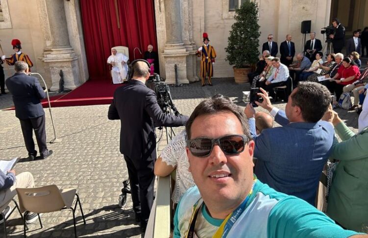 Dentista de Alegre participa de audiência com Papa Francisco