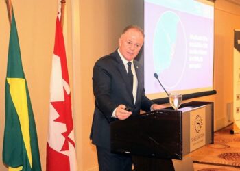 Casagrande apresenta potencialidades do Espírito Santo em evento no Canadá