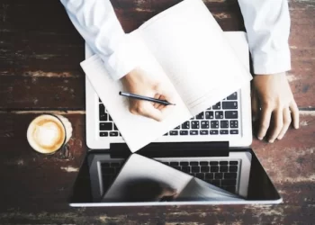 Crônica • Palavras Companheiras