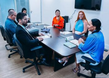 Prefeito de Cachoeiro apresenta projetos e busca investimentos em Brasília