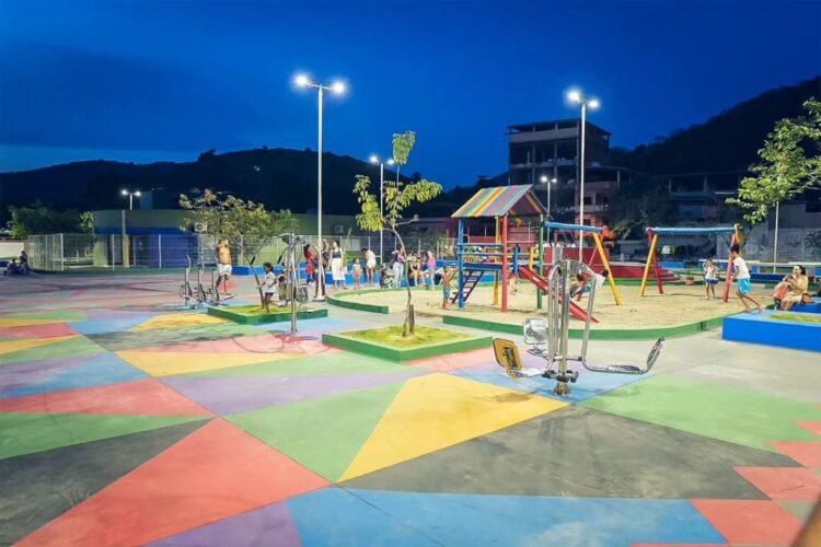 Prefeitura de Cachoeiro revitaliza ginásio e praça no distrito de Itaoca