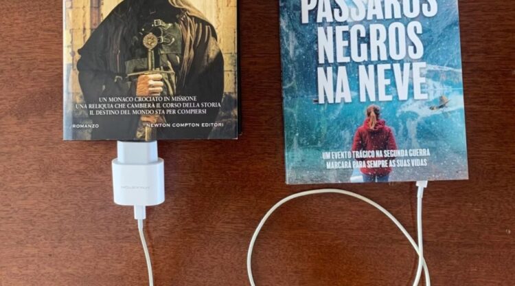 Crônica. Livro na tomada em tarde com alunos na biblioteca