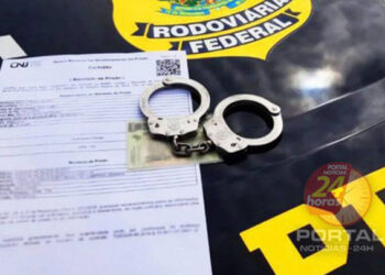 PRF apreende pistola, munições e recupera veículo com registro de apropriação indébita, na BR-116