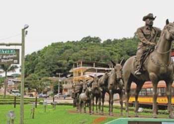 [Ibatiba] Aprovado projeto de lei que declara a Festa do Tropeiro patrimônio cultural imaterial