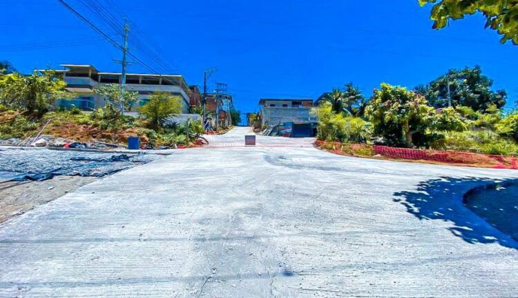 [Cachoeiro] Obras de pavimentação avançam nos bairros Village da Luz e Bom Pastor