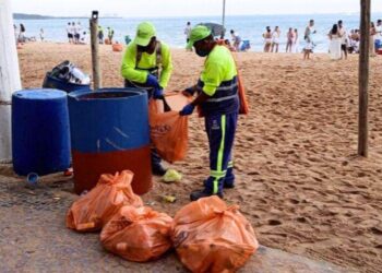 [Vila Velha] Município organiza megaoperação de limpeza das praias para o Réveillon