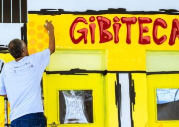 Projeto Narrativas Periféricas entrega gibitecas das unidades socioeducativas do ES