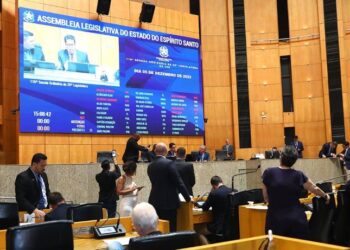 Deputados aprovam a nova Lei de Licenciamento Ambiental e a redução de ICMS do gás natural para indústria