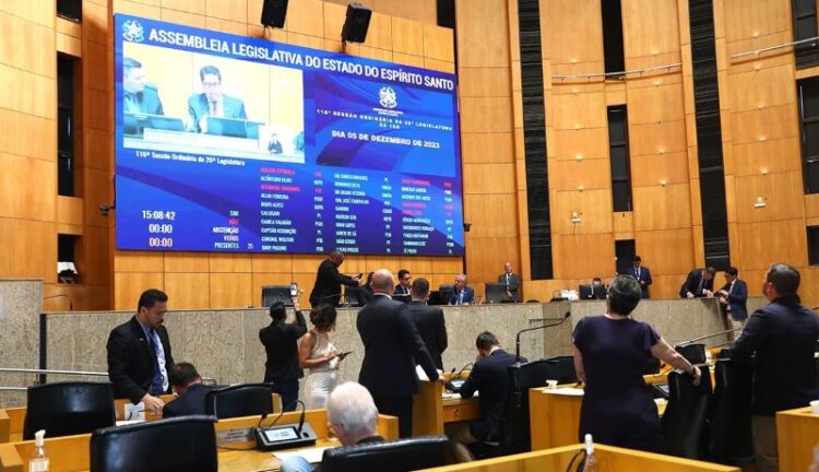 Deputados aprovam a nova Lei de Licenciamento Ambiental e a redução de ICMS do gás natural para indústria