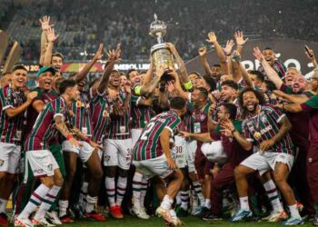 Fluminense embarca hoje para o Mundial de Clubes e torcedores festejam