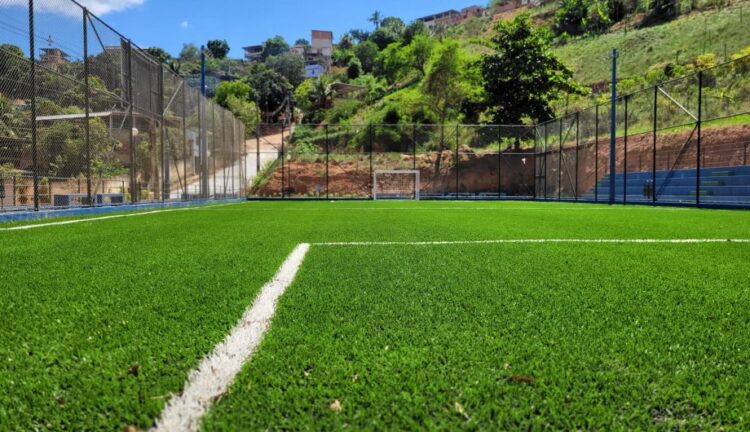 [Cachoeiro] Campo de futebol society é entregue aos moradores do Rubem Braga