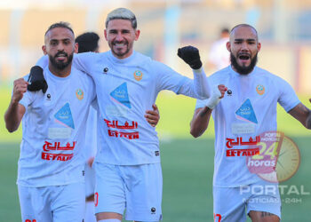 Na Arábia Saudita, meia capixaba Teco volta a marcar e sua equipe assume a vice-liderança