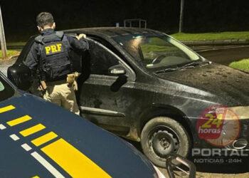 PRF recupera carro roubado há 4 meses