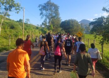 Caminhada Penitencial reúniu cerca de 500 fiéis em Burarama