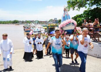 Procissão de Nossa Senhora dos Navegantes reúne centenas de fiéis em Marataízes