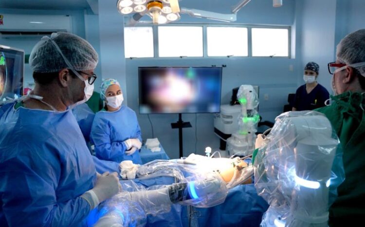 Hospital Evangélico de Cachoeiro realiza primeiras cirurgias com uso do robô Versius