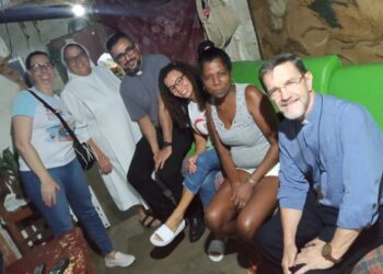 [Alegre] Voluntários se unem por construção de casa para jovem com paralisia cerebral