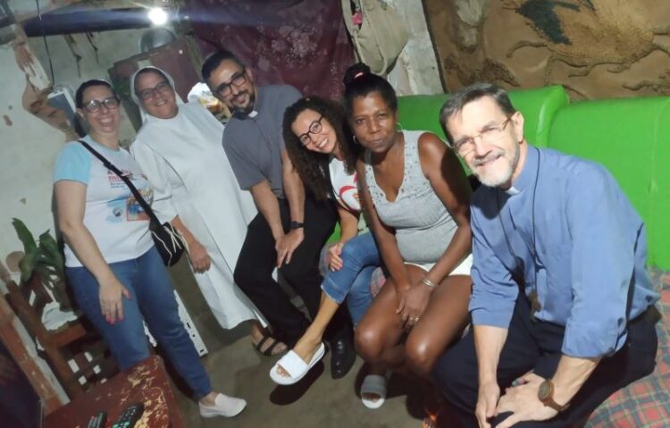 [Alegre] Voluntários se unem por construção de casa para jovem com paralisia cerebral